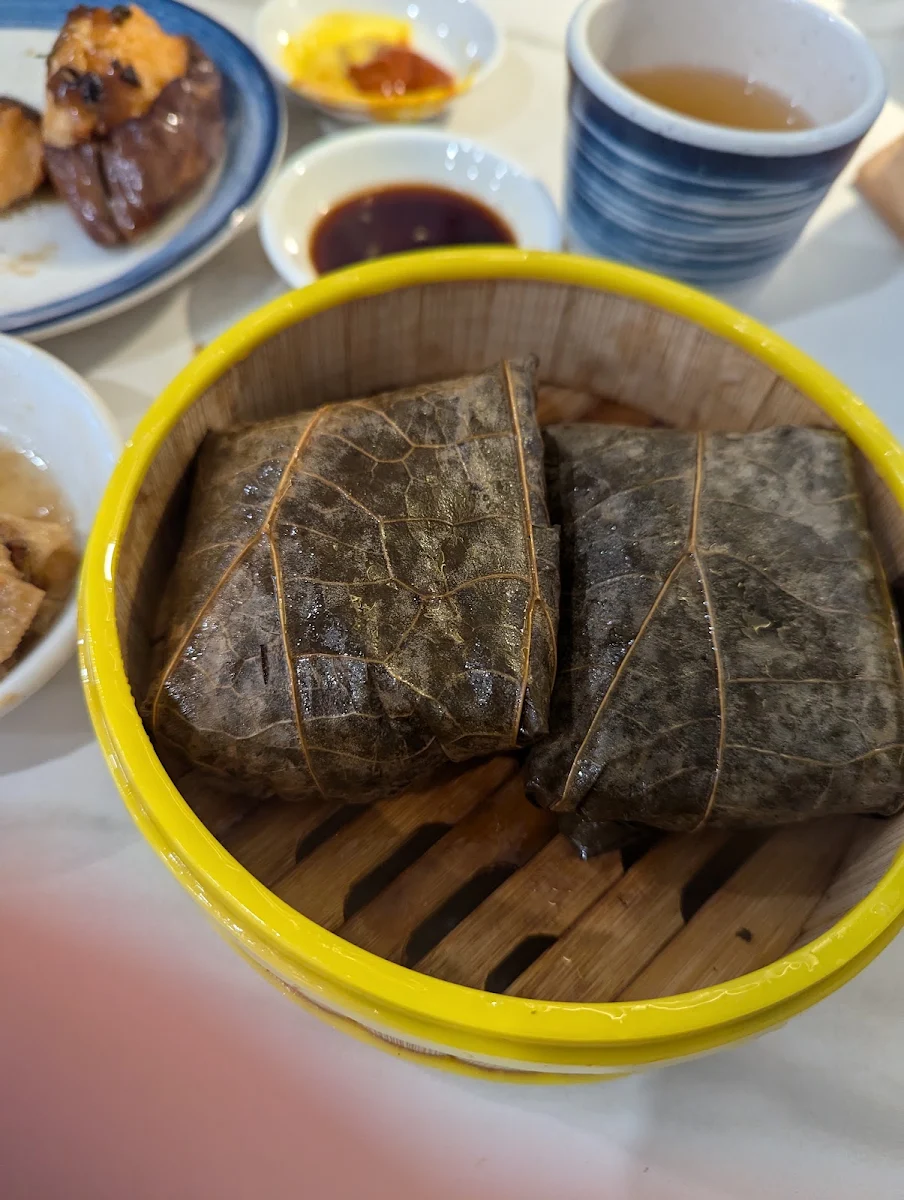 steamed sticky rice wraps with chinese sausages 臘味糯米雞, Yan's House